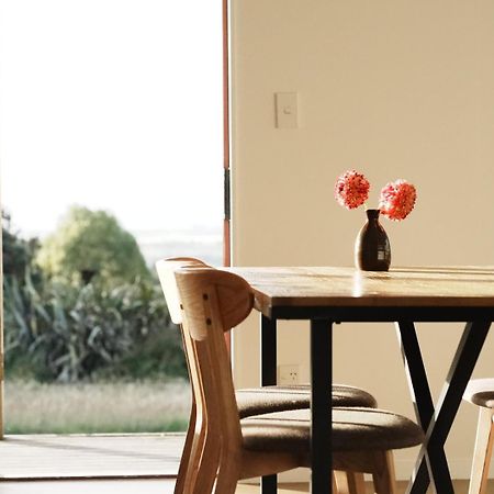 A Cabin With A Big View, Comfort And Tranquility, Close To Vines Martinborough Buitenkant foto