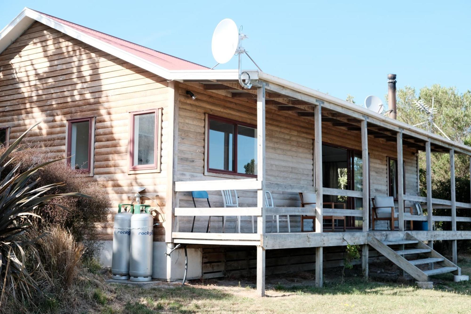 A Cabin With A Big View, Comfort And Tranquility, Close To Vines Martinborough Buitenkant foto